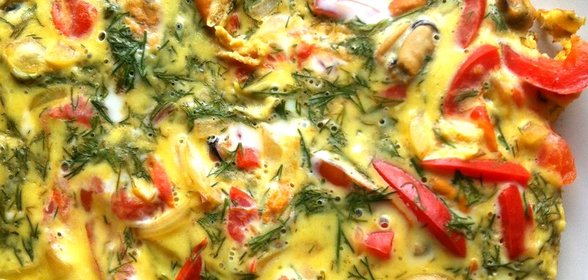 Фриттата с мидиями и овощами