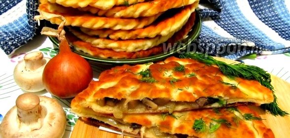 Лепёшки с грибами и луком