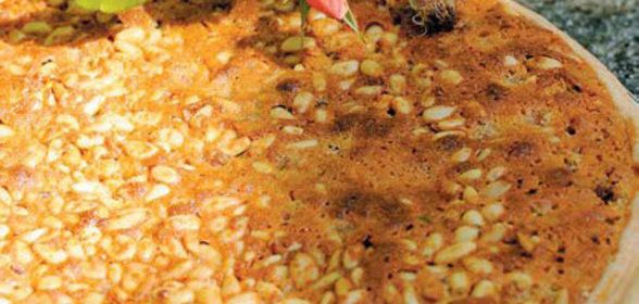 Пирог с орешками пинии (по рецепту Ники Белоцерковской)