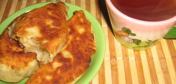 Постные пирожки с луком и...яблоками