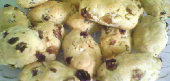 хрустящее печенье с орехами и сухофруктами
