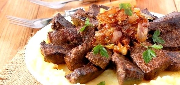 Говьяжья печень с луково-медовым соусом