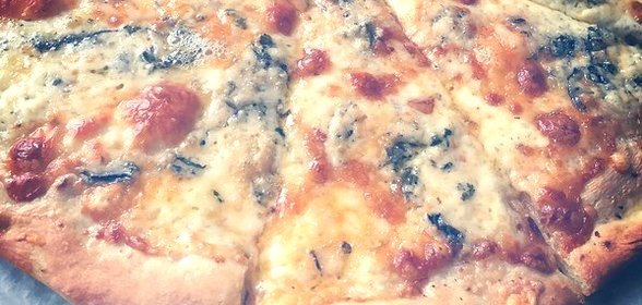 Пицца «Четыре запрещенных сыра»