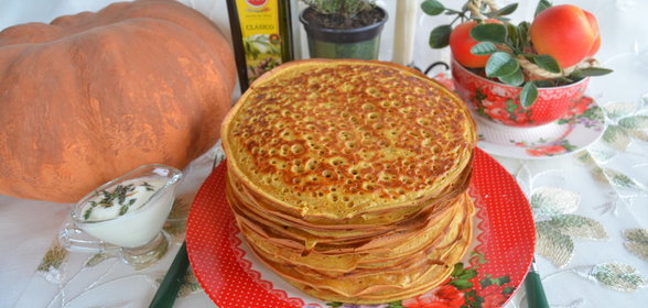 Цельнозерновые блины с тыквой и куркумой Солнечные