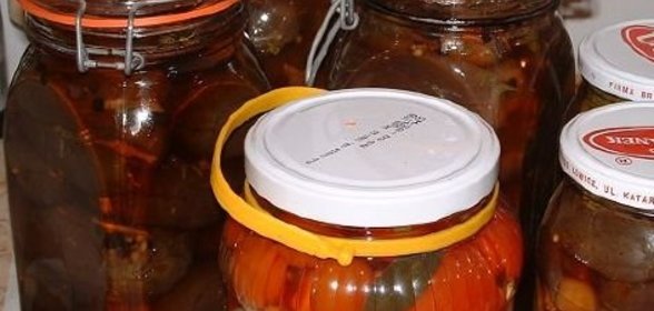 Томатный соус из свежих помидоров с луком.