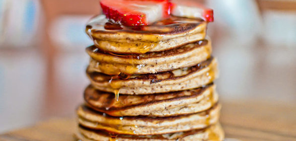 Панкейки с грецким орехом и пшеничными отрубями