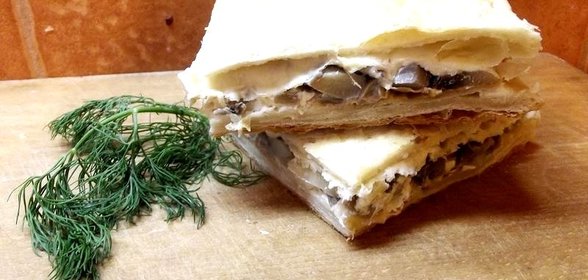 Быстрый пирог с грибами и сыром