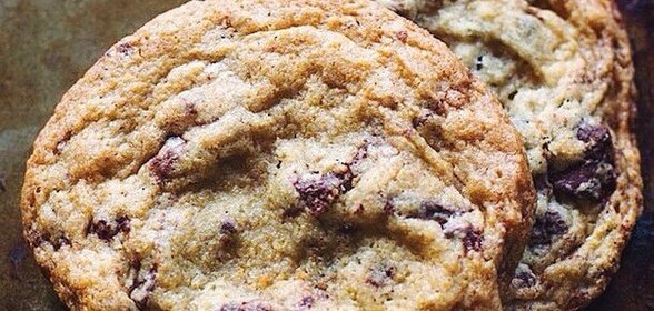 Ореховое печенье с клюквой и бурбоном