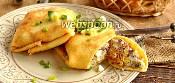 Блины с сардинами в масле, рисом и яйцами