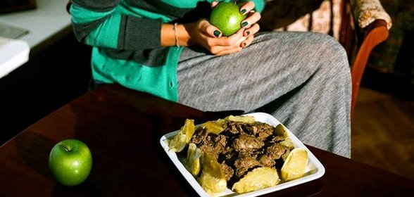 Печень с яблоками