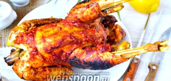 Петух запечённый с ананасами и кукурузой