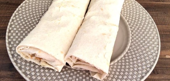 Шаурма с курицей в лаваше