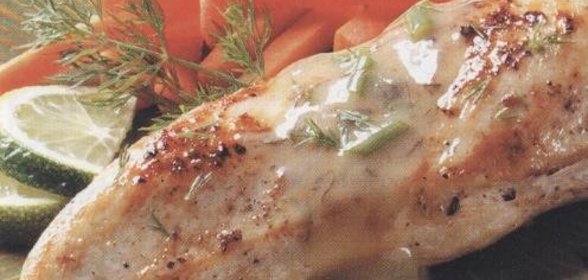 Кабачки, фаршированные овощами, в томатном соусе