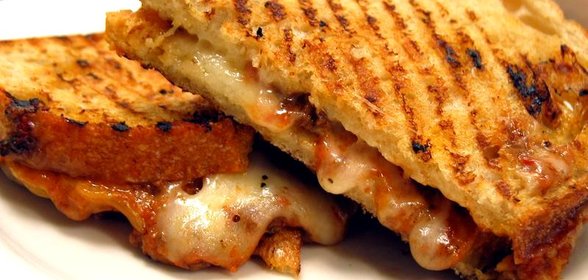 Сэндвич с мясным чили