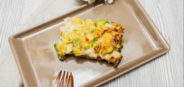 Торт из цукини с беконом и сыром Пармезан