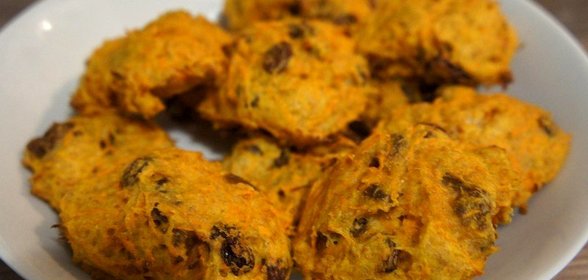 Печенье морковное с изюмом