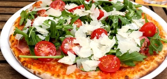 Пицца с сыром Пармезан