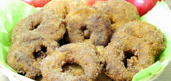 Яблочные пончики