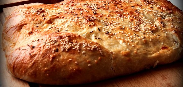 Пирог ароматный с сыром и творогом