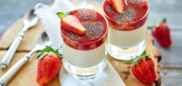 Панна котта на рисовом молоке с семенами чиа