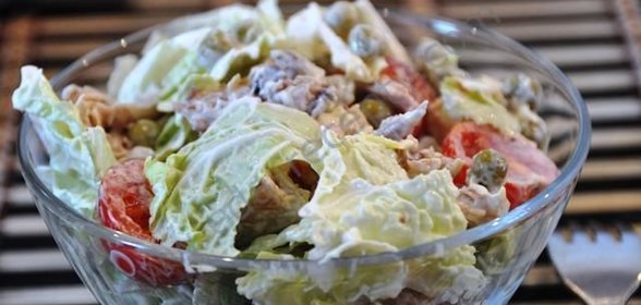 Салат курица зеленый горошек