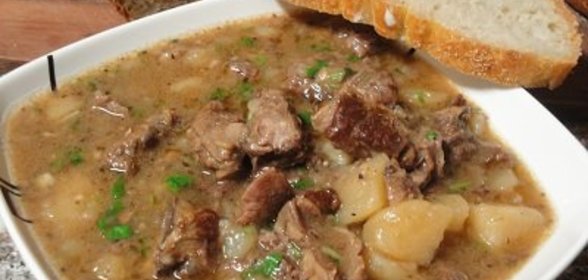 Соус с рёбрами и картошкой ! ! !