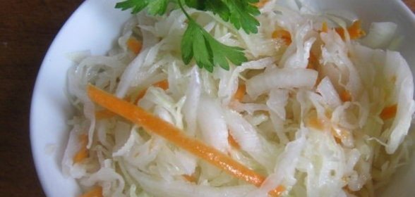 Капуста острая маринованная