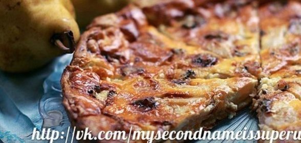 Пирог с грушами и голубым сыром