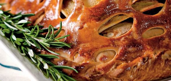 Кулебяка со сложной мясной начинкой