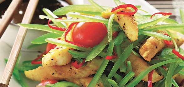 Рыба в азиатском стиле со свежим перцем