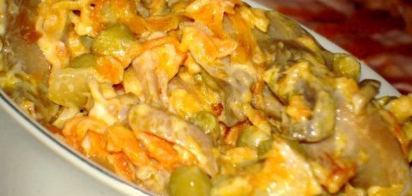 САЛАТ СЫТНЫЙ консерв. шампиньоны, курица, лук, морковь, горошек