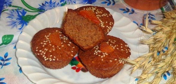 Шоколадные маффины с курагой