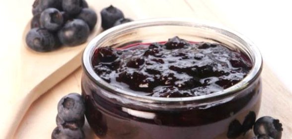 Черничный соус