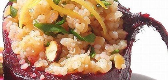 Печеная свекла с чечевицей и бургулем