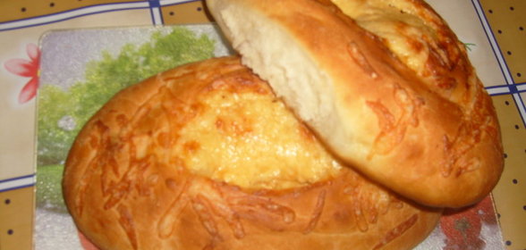 Творожно-дрожжевое тесто . Сырные булки