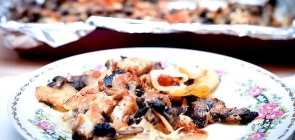 Мясо с картошкой и грибами