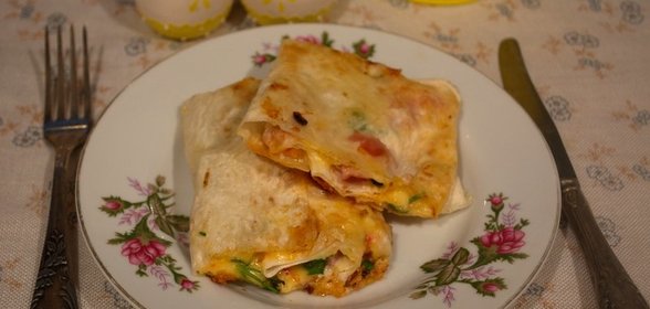 Лаваш с начинкой, жаренный на сковороде