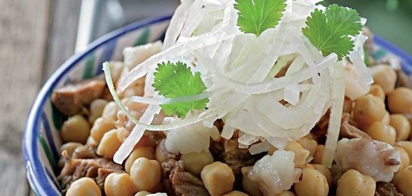 Нут с бараниной и думбой