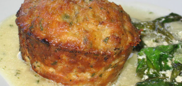 Мясные маффины с огуречной начинкой