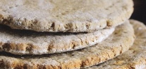 Сметанные блинчики с заварным кремом и меренгой
