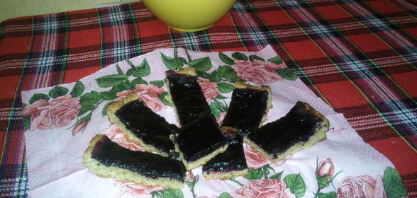 Постный пирог из овсянки с ягодной заливкой