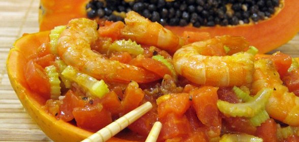 Папайя с креветками от Апайи