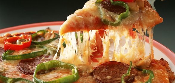 Пицца с колбасой без дрожжей