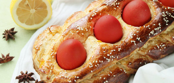 Греческий пасхальный хлеб