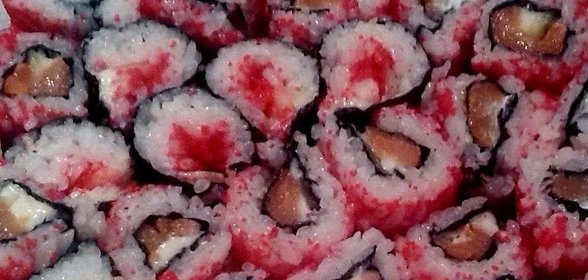 Роллы с семгой и икрой мойвы