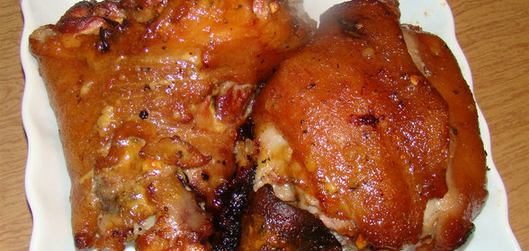 Свиная рулька в пиве с медом