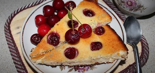 Творожная запеканка с вишней