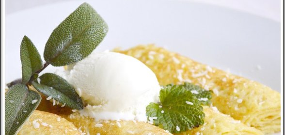 Блины на кокосовом молоке с кокосовой стружкой