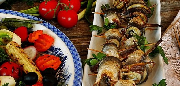 Салака-гриль, фаршированная кускусом с оливками