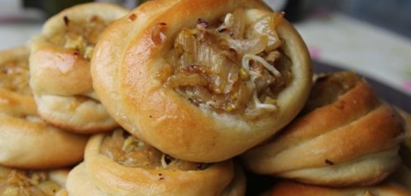 Ватрушки с жареным луком. (Русская традиционная кухня)